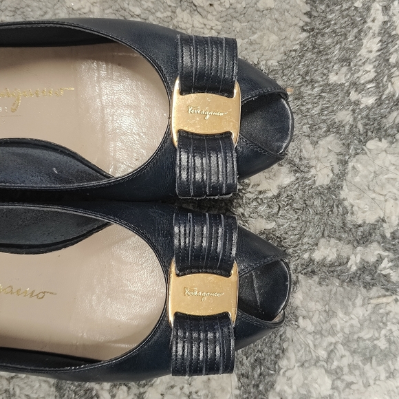 Salvatore Farragamo sling back wedge size 5 - Picture 5 of 7